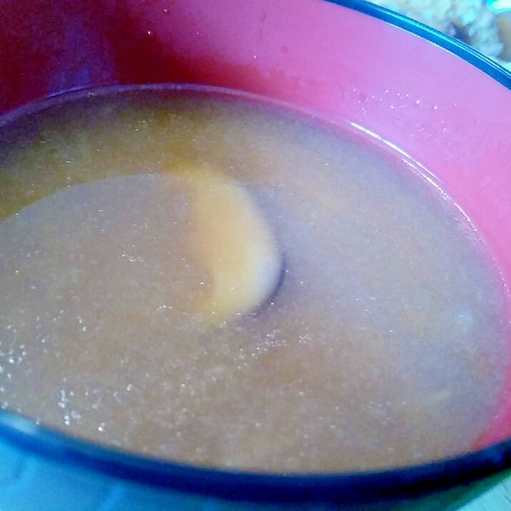 玉ねぎと椎茸のバター味噌汁
